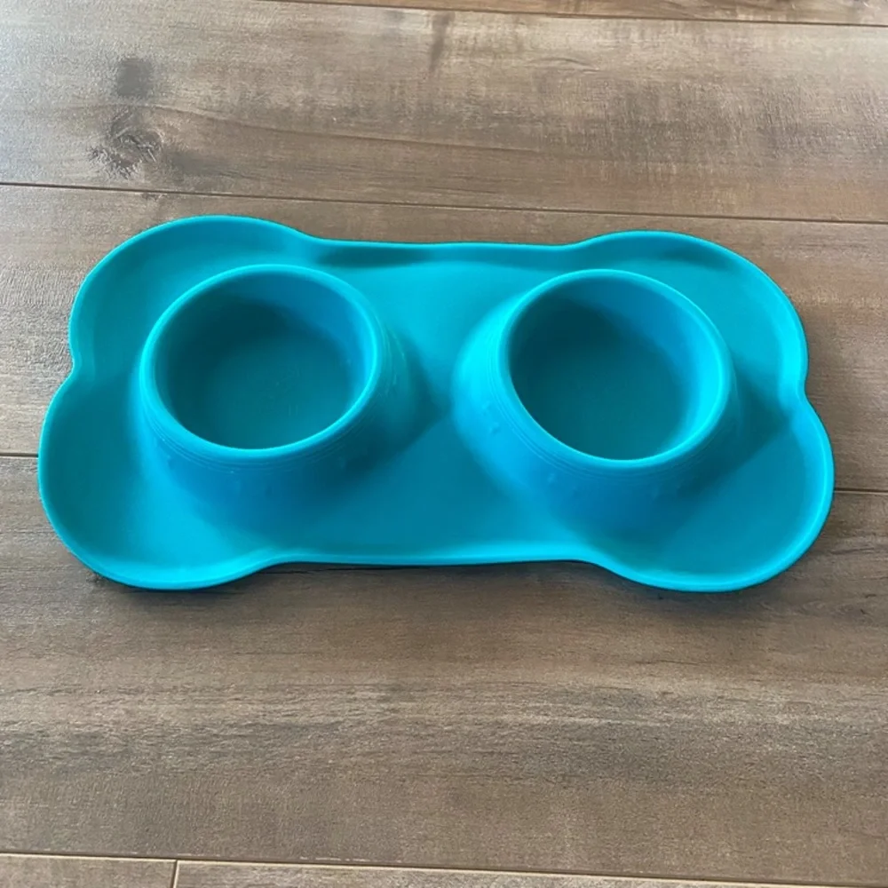 Hubulk Pet No Spill Non-Skid Silicone Mat Food Bowl for Water and Food - Small
